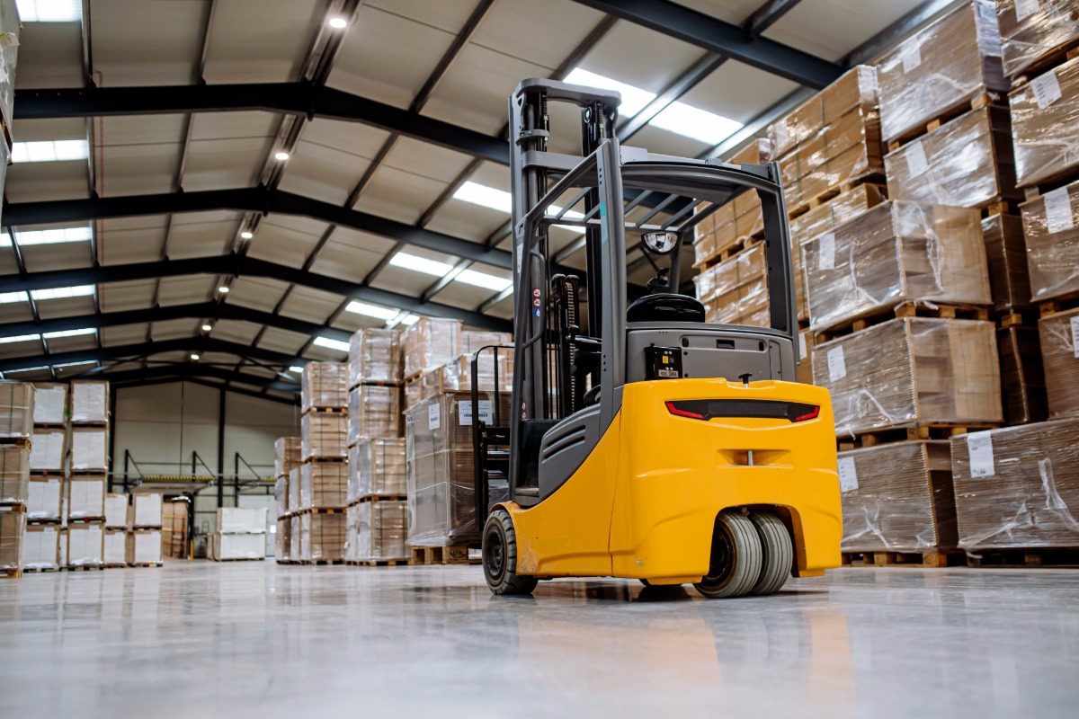 Professional Equipment Transport for Safe Machinery Movement