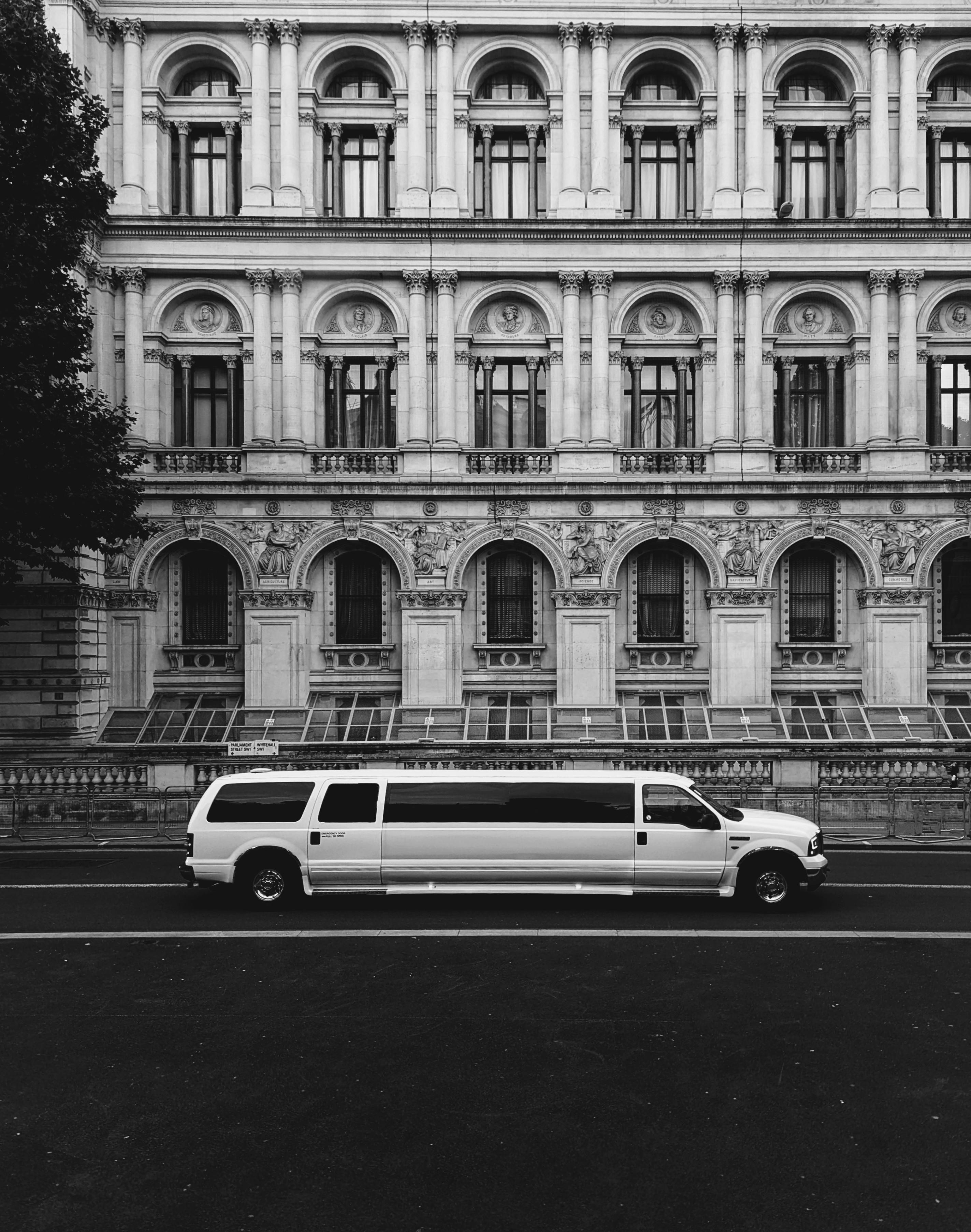 Best Limo Services In nyc for Corporate and Executive Travel